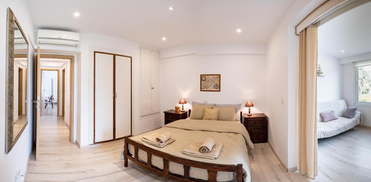 Townhouse By The Sea Pirate Harbor Apartman Paphos Kültér fotó