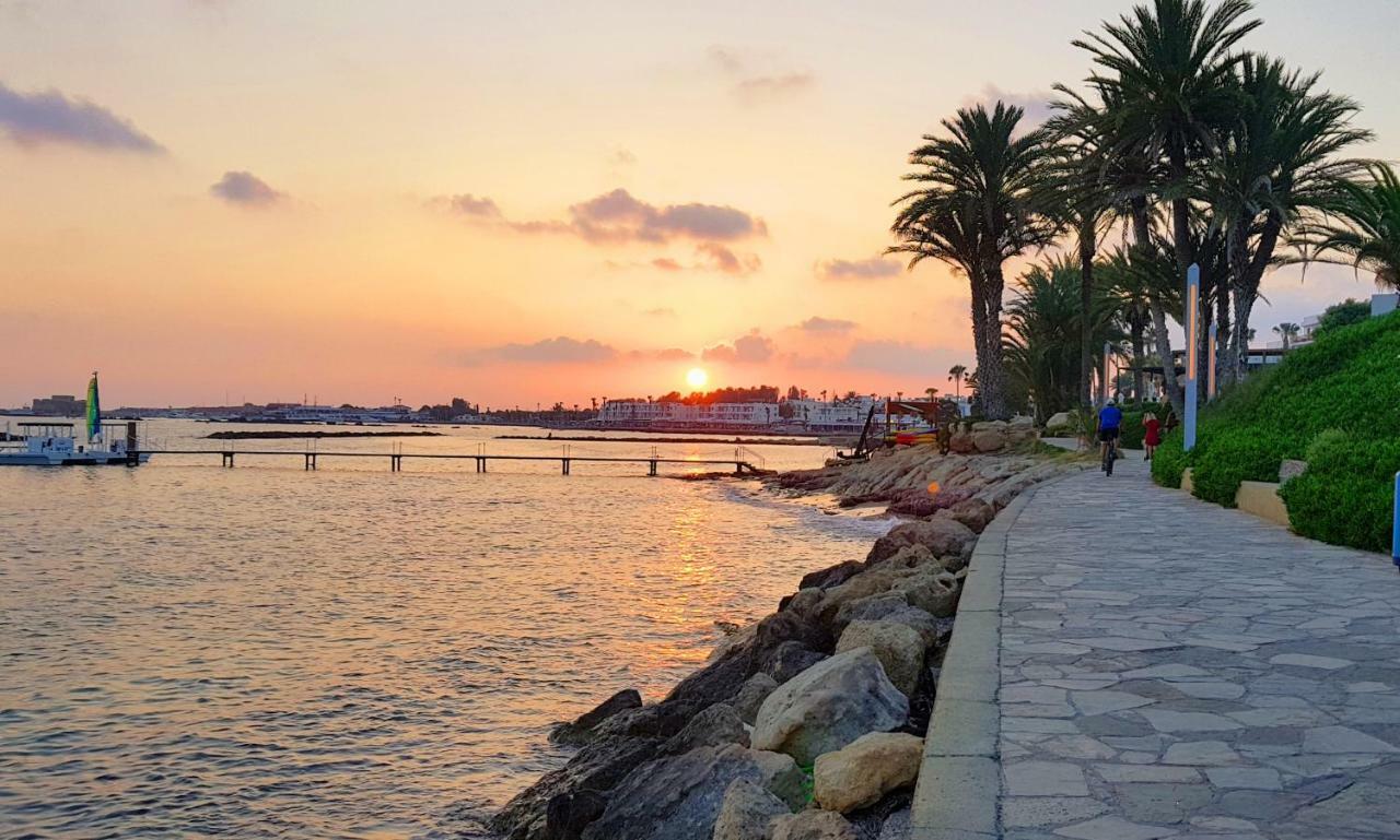 Townhouse By The Sea Pirate Harbor Apartman Paphos Kültér fotó