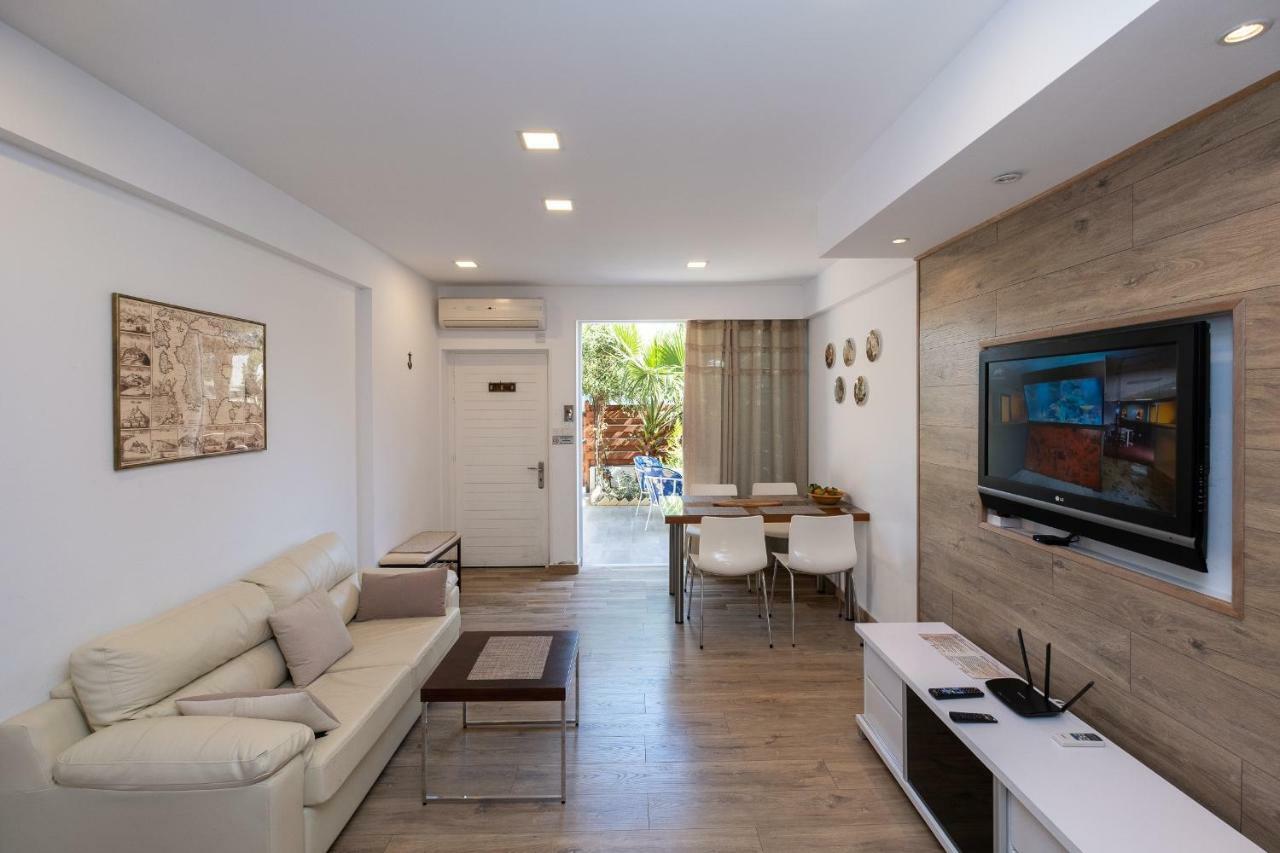 Townhouse By The Sea Pirate Harbor Apartman Paphos Kültér fotó